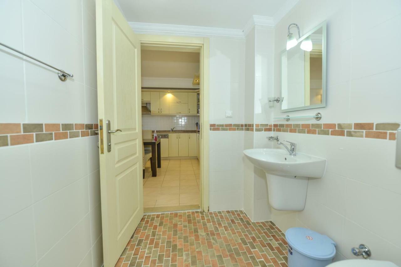 Saros Apartments Calis Beach Fethiye Buitenkant foto